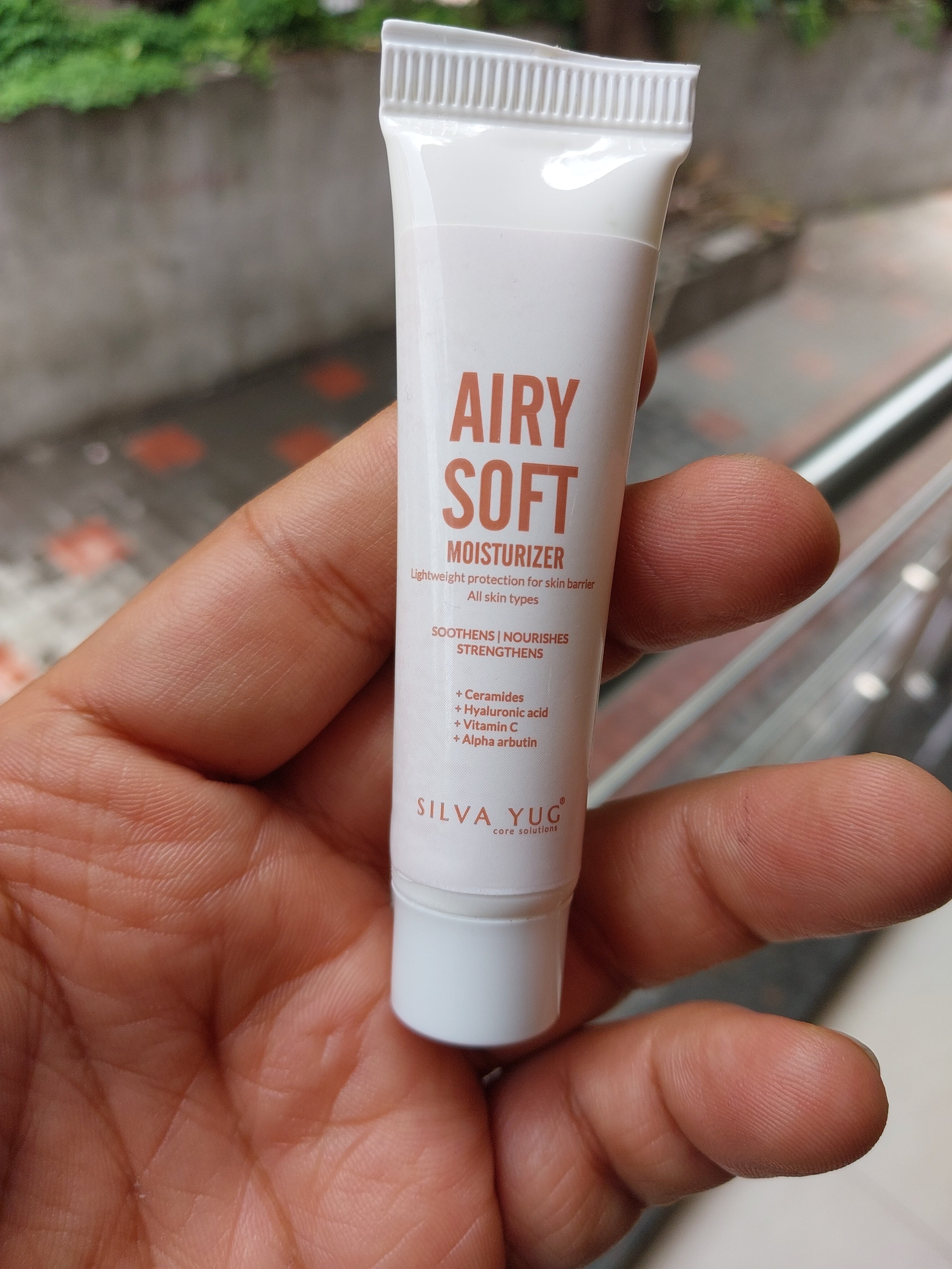 Airy Soft Moisturizer | 5ml | Absorption under 5 seconds | Multi-Vitamins for glowing skin | Ultra Light weight, Non-sticky | Ceramides, Hyaluronic acid, Vitamin C, Alpha Arbutin | For Men &amp; Women
